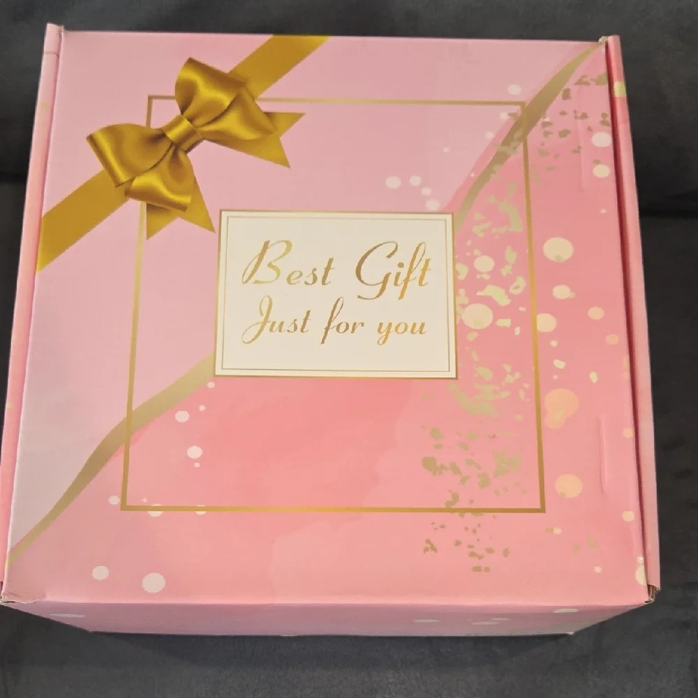 Pink Self Care Gift Box - Picture 14 of 14